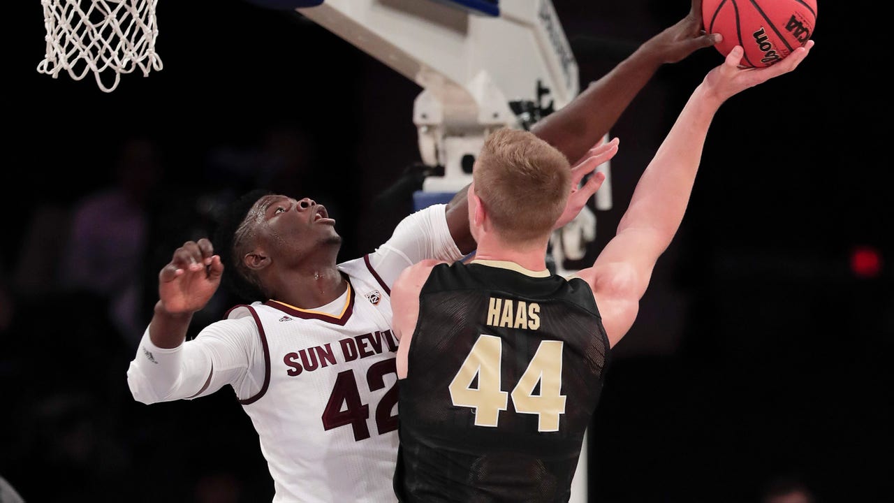 Notre Dame stands between Purdue and its first Crossroads Classic win